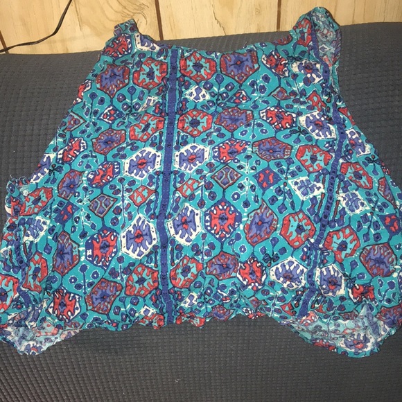 Cute crop top - Picture 2 of 2